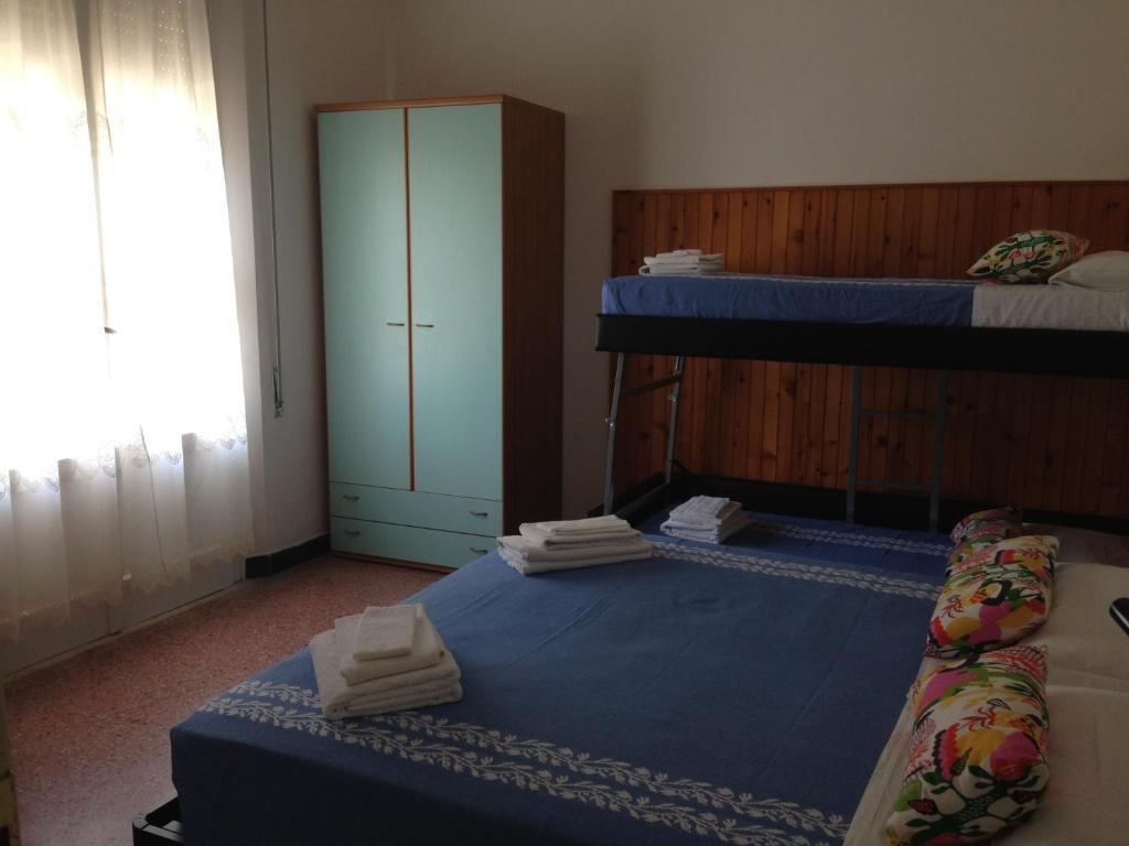 Hotel Arlesiana Римини Экстерьер фото